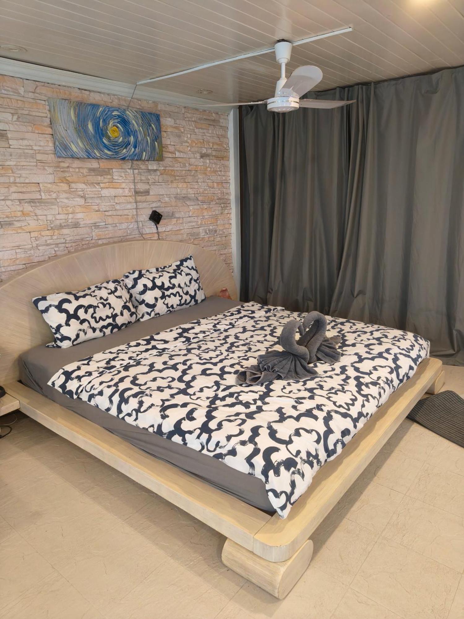 Kata Happy Place Room photo